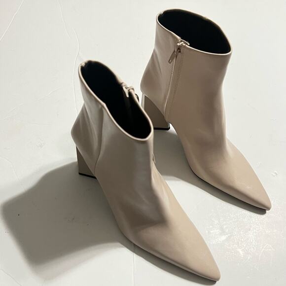 Zara TRIANGULAR HEELED ANKLE BOOTS - Picture 7 of 13